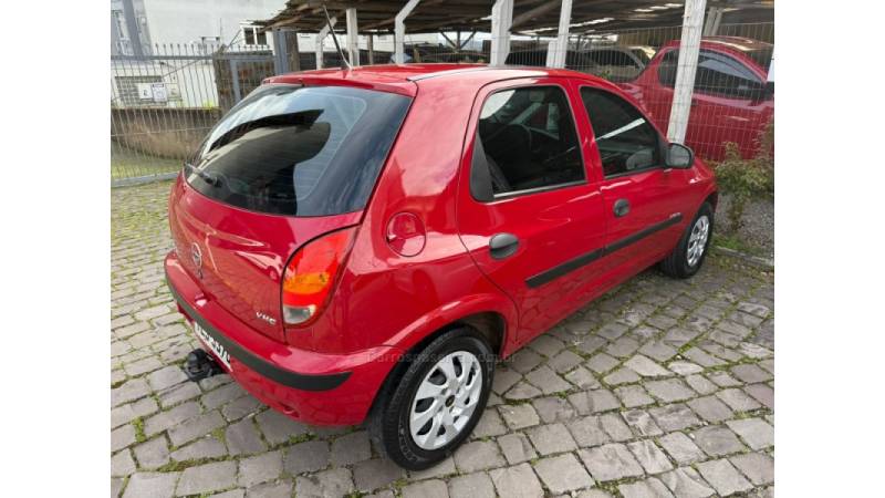 CHEVROLET - CELTA - 2004/2004 - Vermelha - R$ 21.900,00