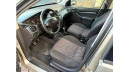 FORD - FOCUS - 2005/2005 - Prata - R$ 25.900,00