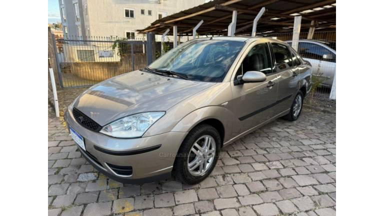 FORD - FOCUS - 2005/2005 - Prata - R$ 25.900,00