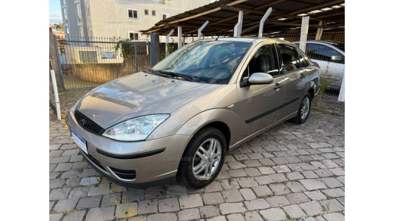 FORD - FOCUS - 2005/2005 - Prata - R$ 25.900,00