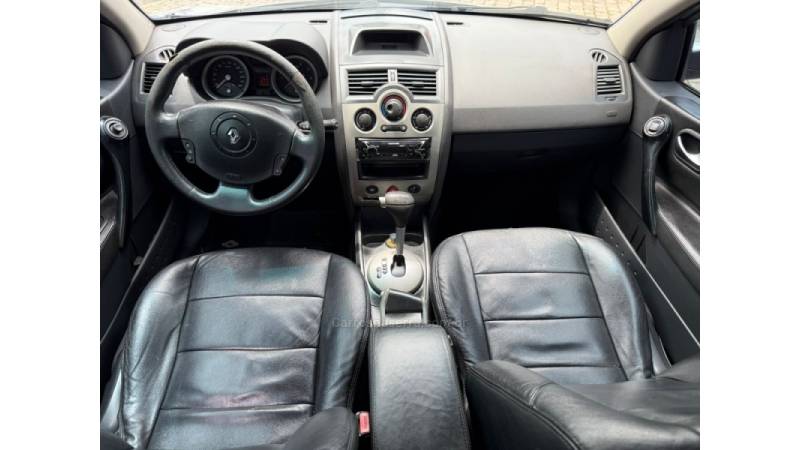 RENAULT - MÉGANE - 2007/2008 - Prata - R$ 26.900,00