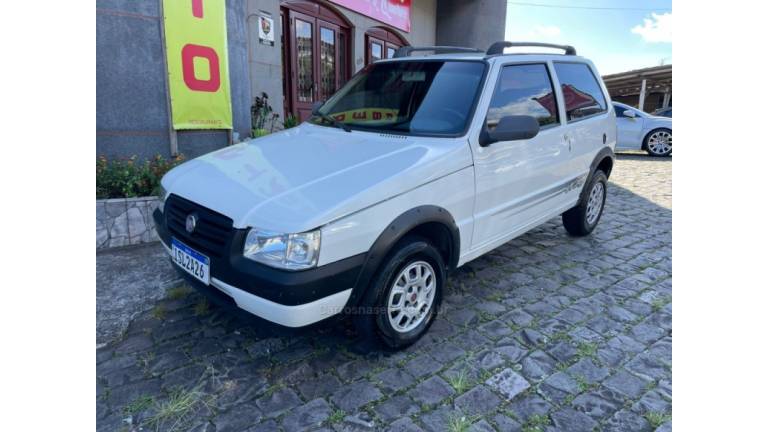 FIAT - UNO - 2011/2012 - Branca - R$ 23.900,00