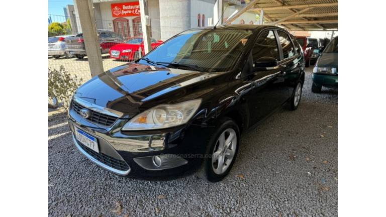 FORD - FOCUS - 2010/2010 - Preta - R$ 39.900,00