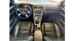 FORD - FOCUS - 2010/2010 - Preta - R$ 39.900,00