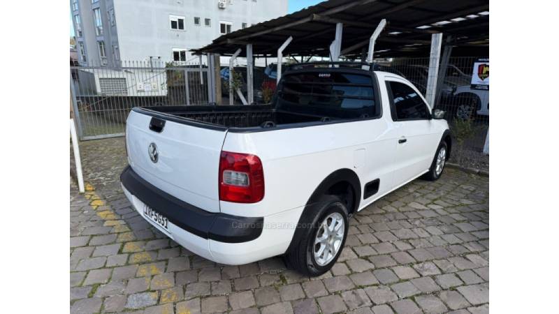 VOLKSWAGEN - SAVEIRO - 2010/2011 - Branca - R$ 38.500,00