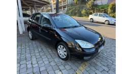 FORD - FOCUS - 2005/2005 - Preta - R$ 24.900,00