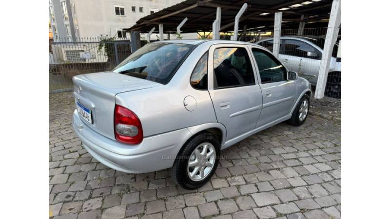 CHEVROLET - CORSA - 2000/2000 - Prata - R$ 16.900,00