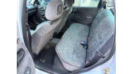 CHEVROLET - CORSA - 2000/2000 - Prata - R$ 16.900,00