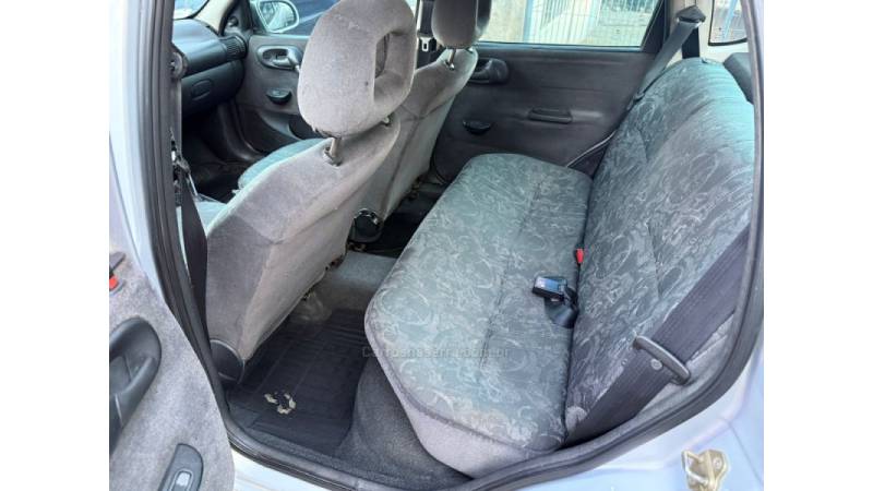 CHEVROLET - CORSA - 2000/2000 - Prata - R$ 16.900,00