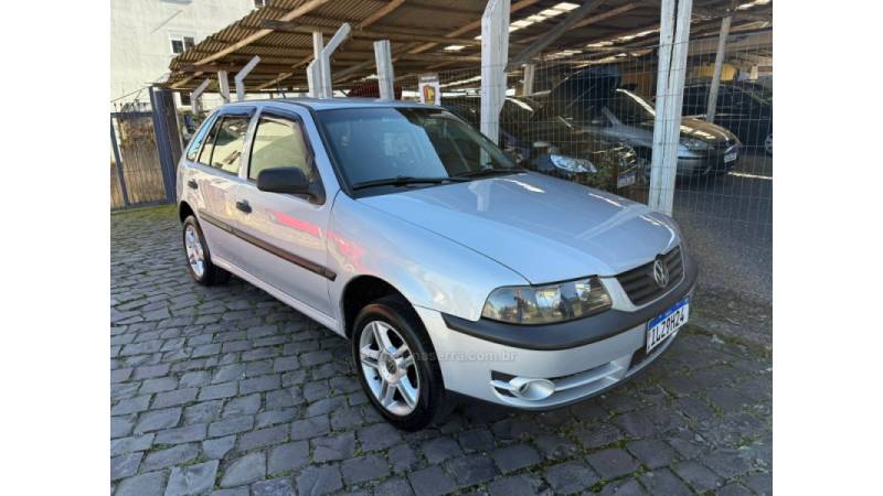 VOLKSWAGEN - GOL - 2004/2005 - Prata - R$ 25.900,00
