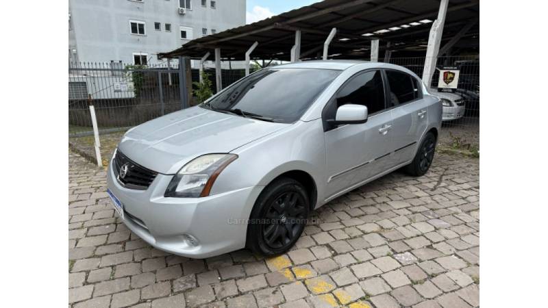 NISSAN - SENTRA - 2012/2013 - Prata - R$ 35.900,00