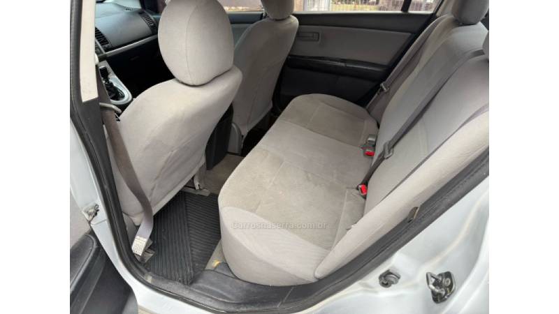 NISSAN - SENTRA - 2012/2013 - Prata - R$ 35.900,00