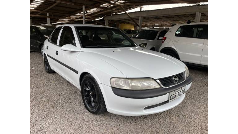 CHEVROLET - VECTRA - 1997/1998 - Branca - R$ 18.900,00