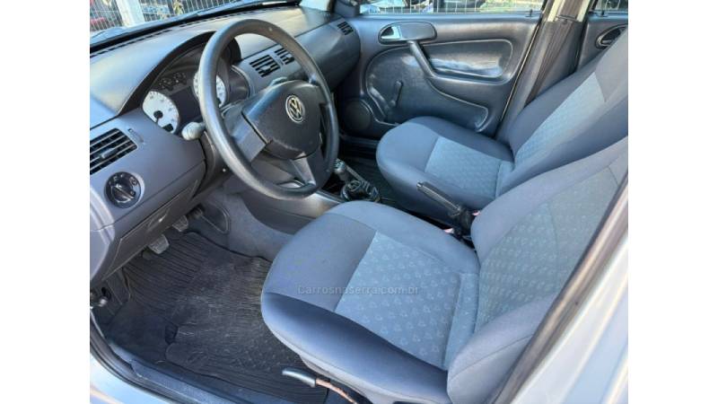 VOLKSWAGEN - GOL - 2004/2005 - Prata - R$ 25.900,00