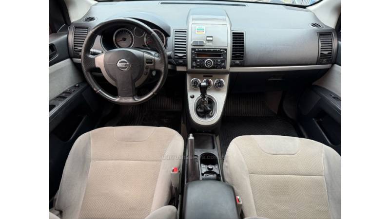 NISSAN - SENTRA - 2012/2013 - Prata - R$ 35.900,00