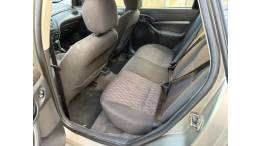FORD - FOCUS - 2005/2005 - Prata - R$ 25.900,00
