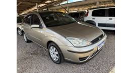 FORD - FOCUS - 2004/2005 - Prata - R$ 25.900,00