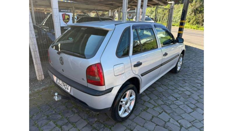 VOLKSWAGEN - GOL - 2004/2005 - Prata - R$ 25.900,00