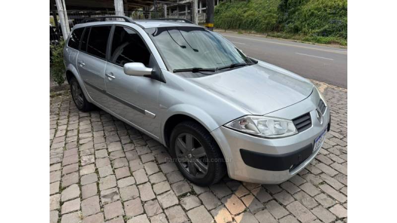 RENAULT - MÉGANE - 2007/2008 - Prata - R$ 26.900,00