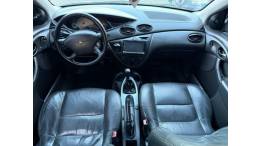 FORD - FOCUS - 2004/2004 - Prata - R$ 24.900,00