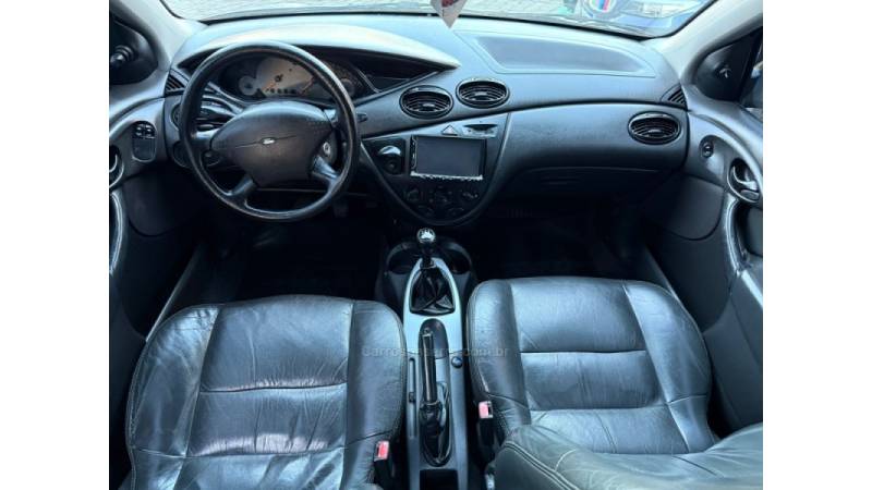FORD - FOCUS - 2004/2004 - Prata - R$ 24.900,00