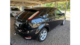 FORD - FOCUS - 2010/2010 - Preta - R$ 39.900,00