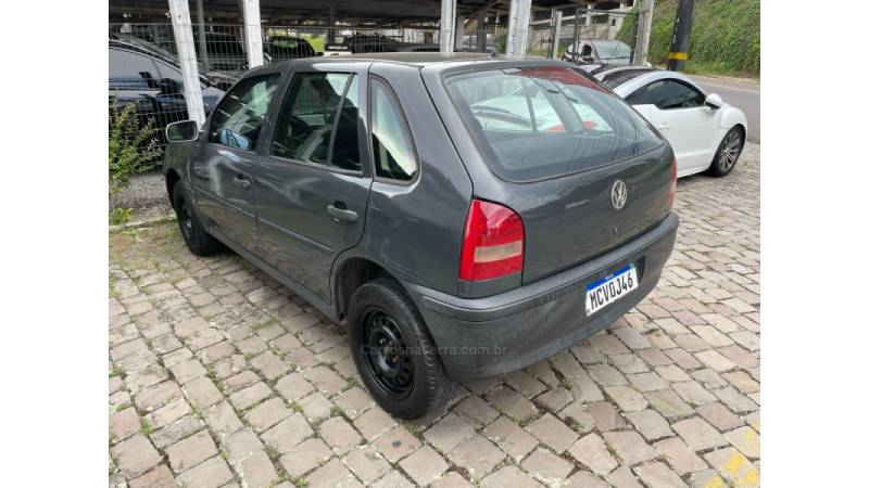 VOLKSWAGEN - GOL - 2004/2005 - Cinza - R$ 15.000,00