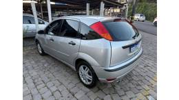 FORD - FOCUS - 2004/2004 - Prata - R$ 24.900,00