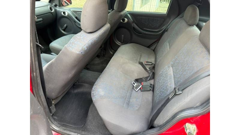 CHEVROLET - CELTA - 2004/2004 - Vermelha - R$ 21.900,00