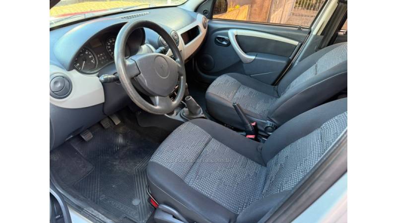 RENAULT - SANDERO - 2010/2010 - Prata - R$ 29.900,00